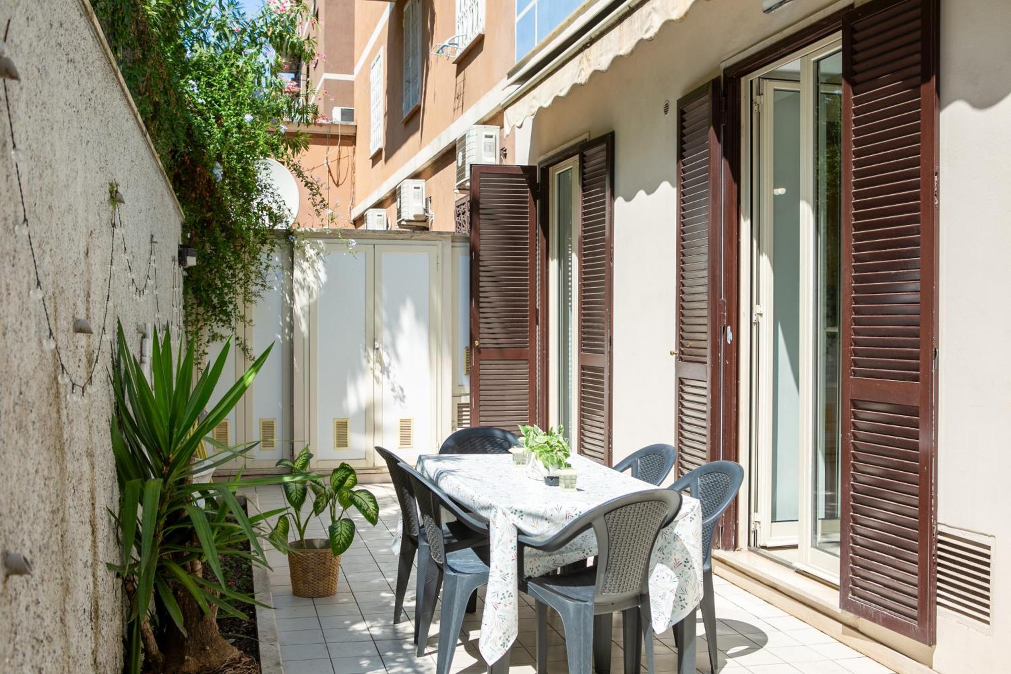Holiday Homes Rome - Green Apartment S Camillo - Near Trastevere Exterior photo