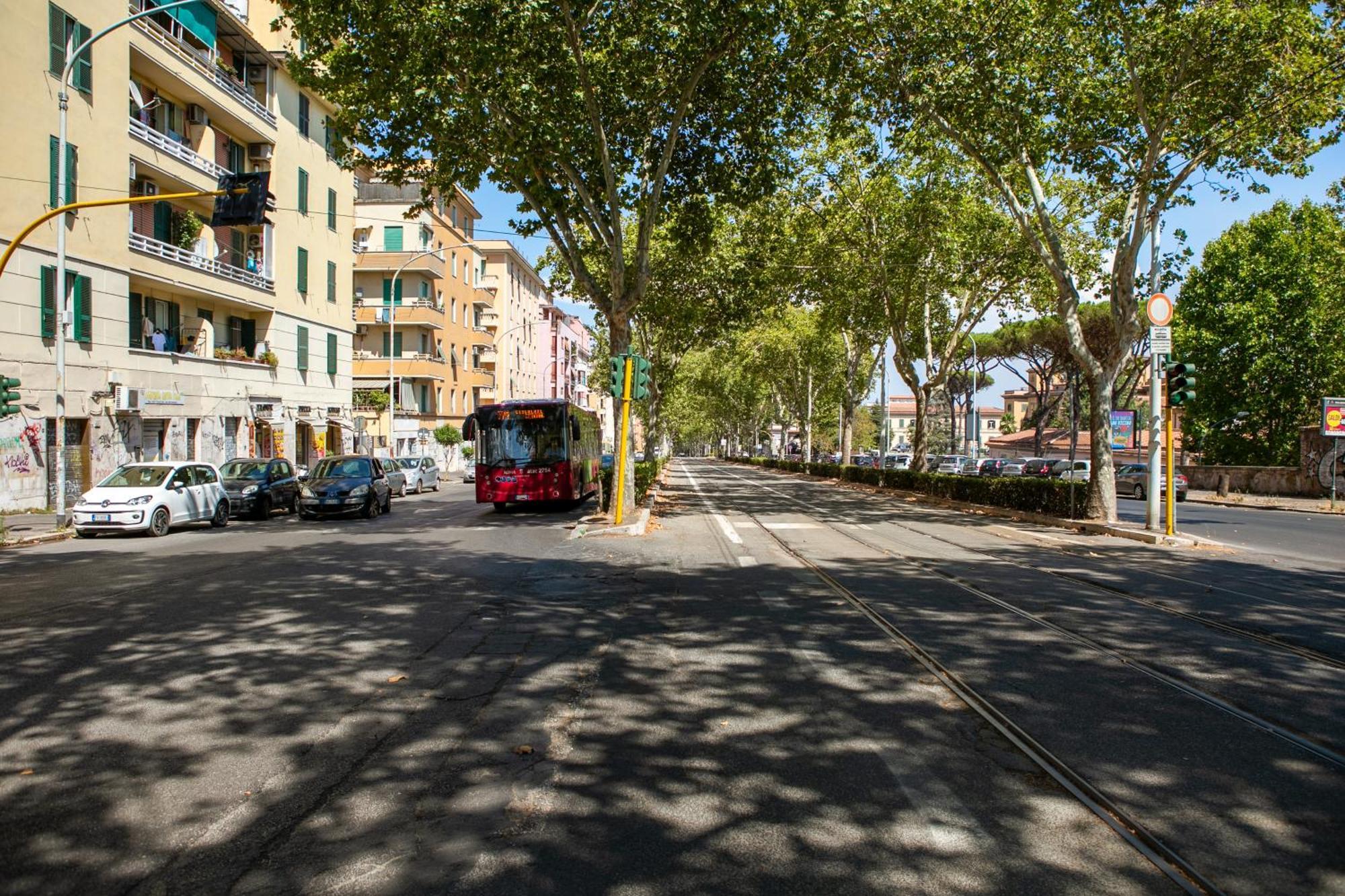 Holiday Homes Rome - Green Apartment S Camillo - Near Trastevere Exterior photo